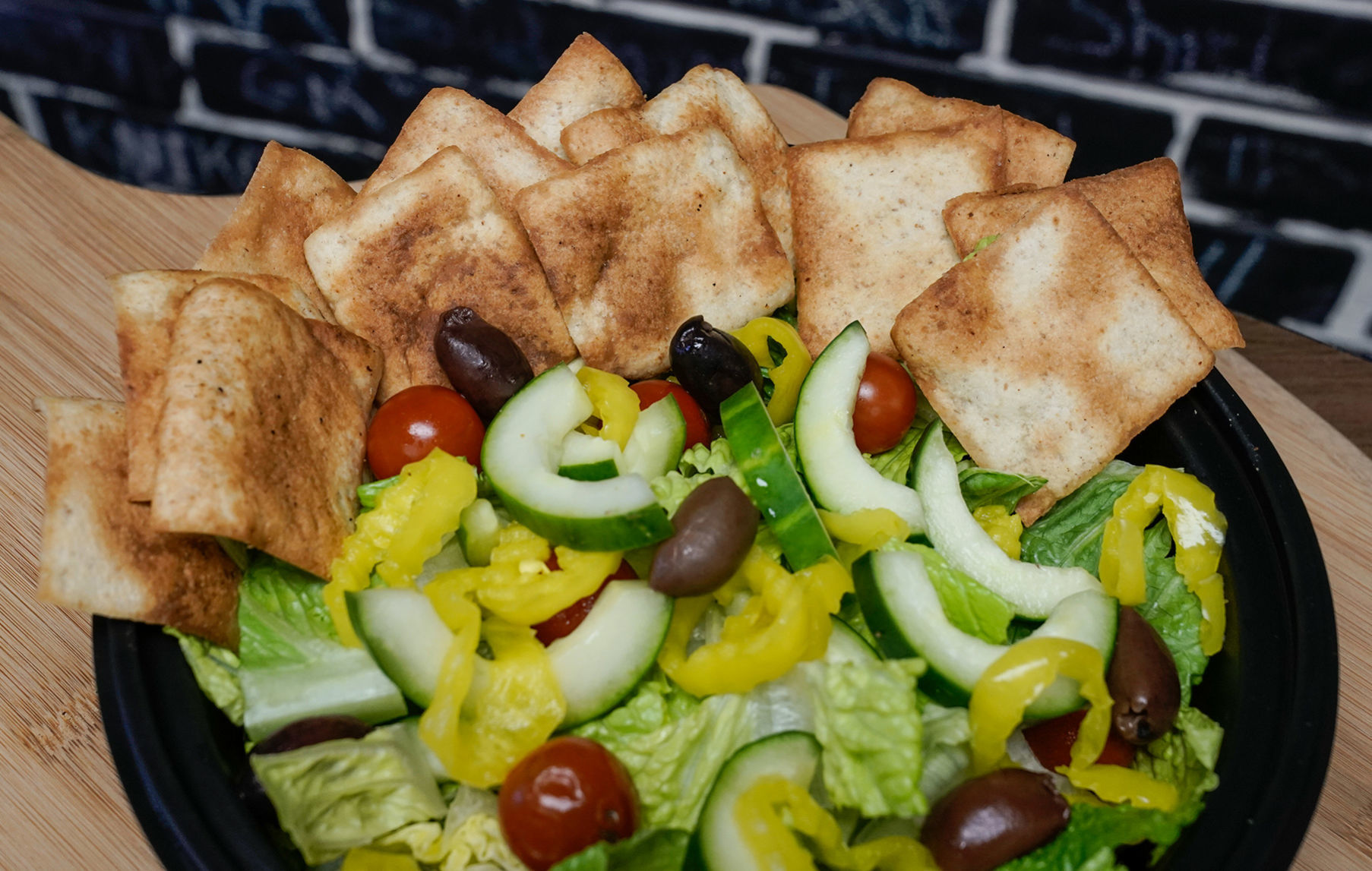 Buffalo-Magazine-Issa-Pita-Chips-Salad-Dave-Jarosz
